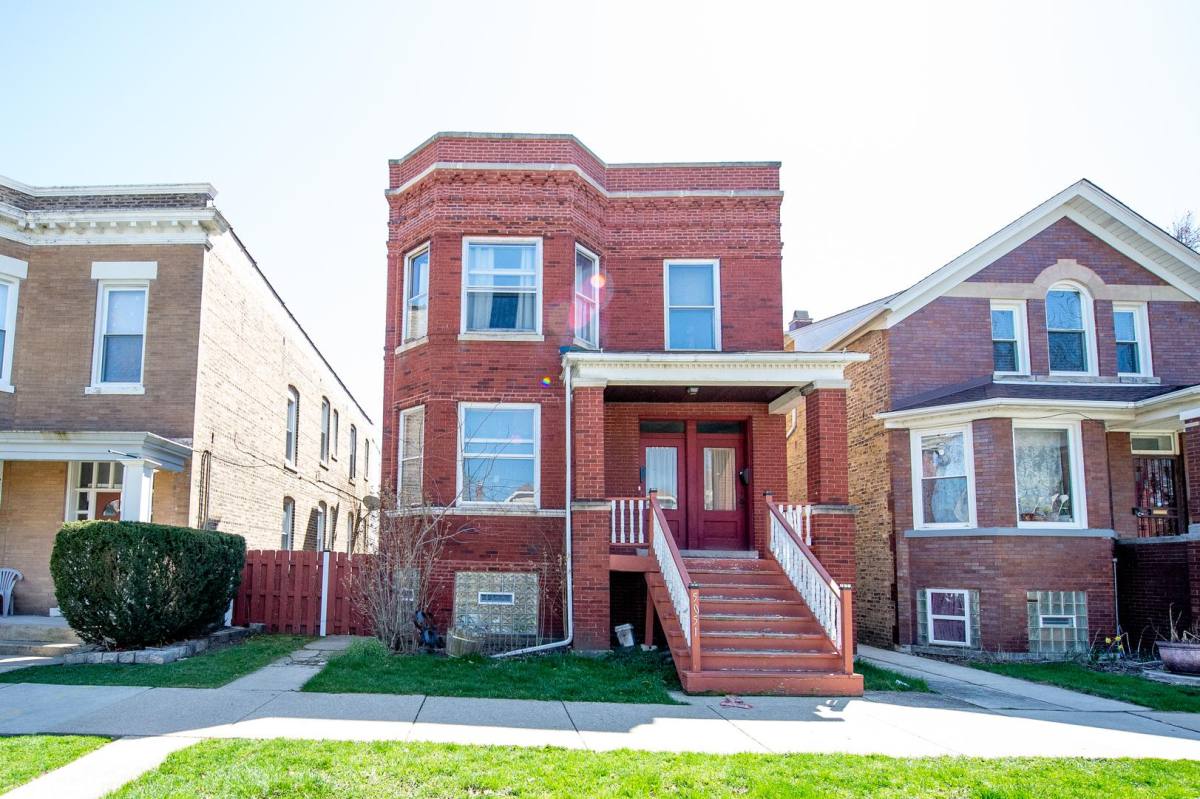 House for rent at 5051 W Berenice Ave #1, Chicago, IL 60641