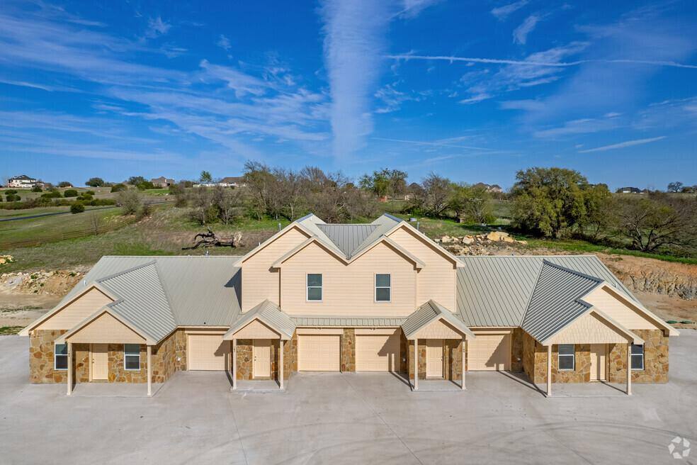Townhouse for rent at 121 Winners Circle #107, Weatherford, TX 76087