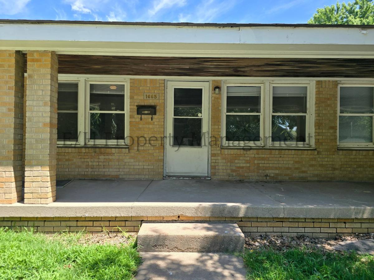 House for rent at 1665 S Hydraulic Ave #1, Wichita, KS 67211
