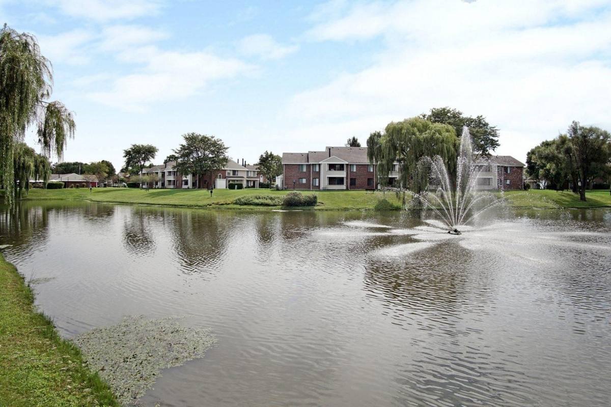 Townhouse for rent at 1541 Westminster Dr #104, Naperville, IL 60563