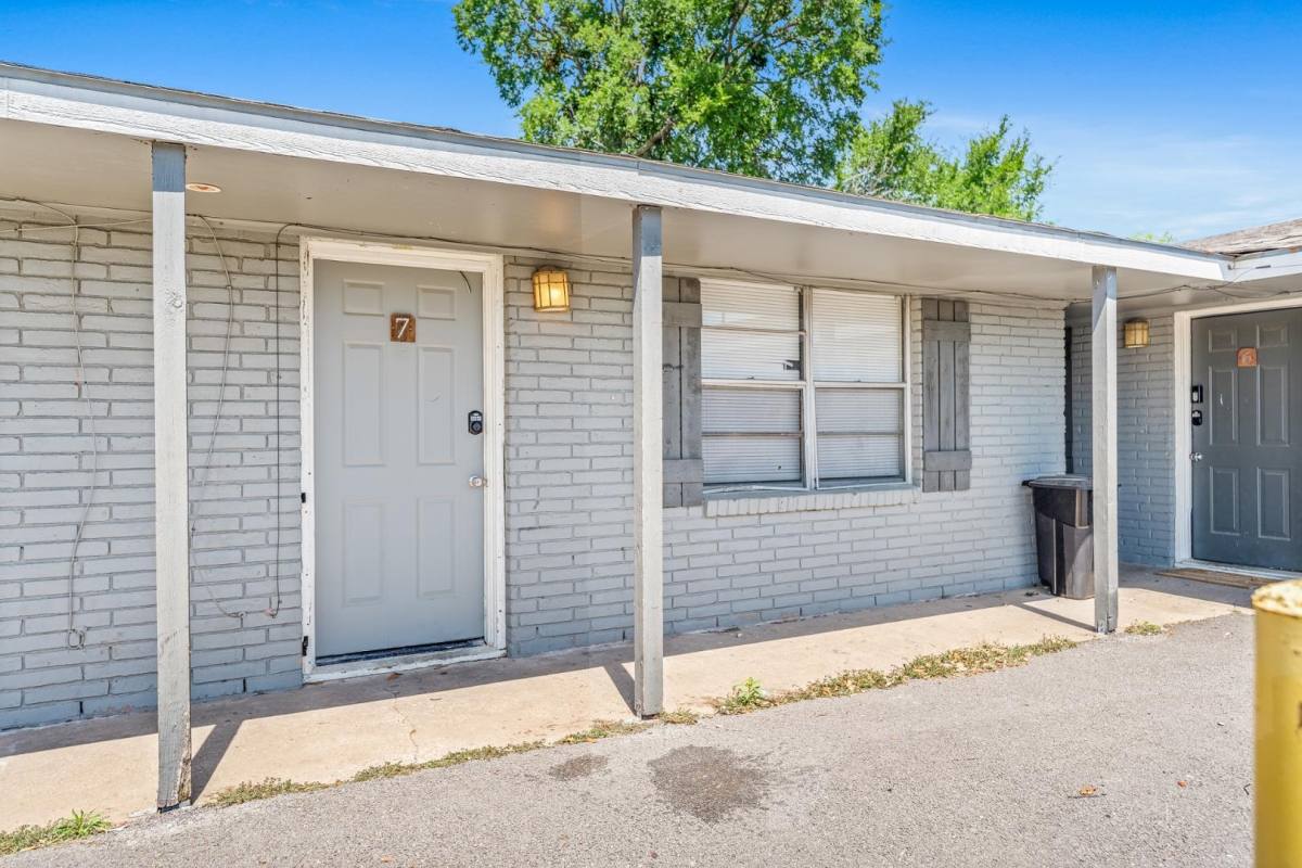 Apartment for rent at 500 E Craven Ave, Waco, TX 76705