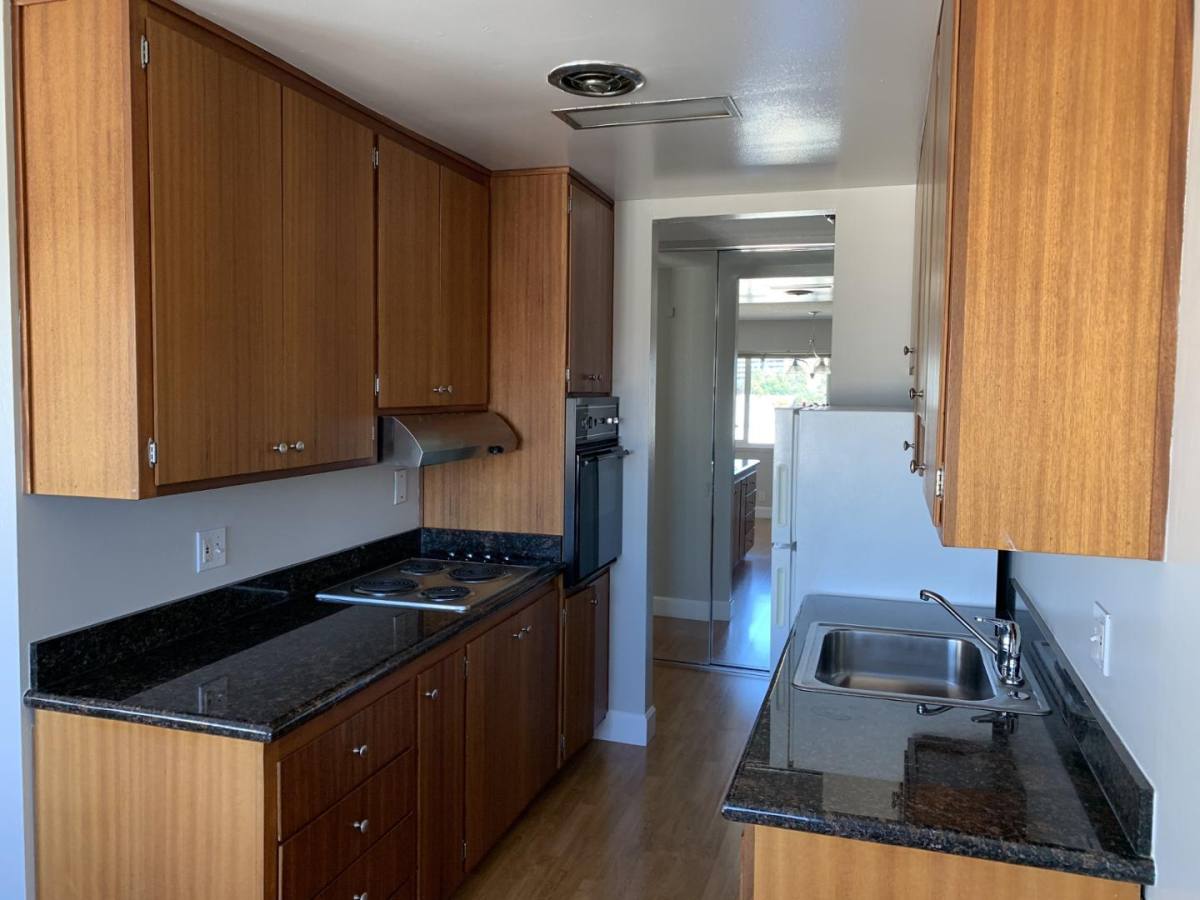 House for rent at 141 Montecito Ave #304, Oakland, CA 94610