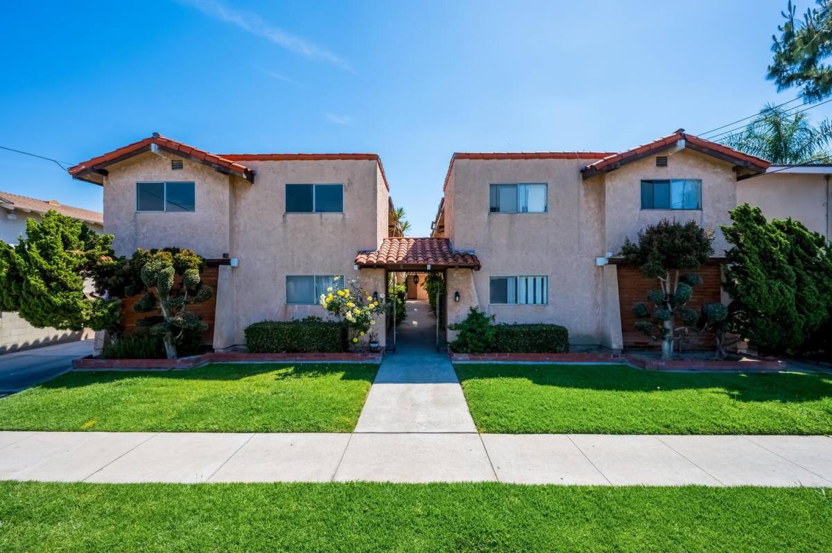 Apartment for rent at 11620 Coldbrook Ave #G, Downey, CA 90241