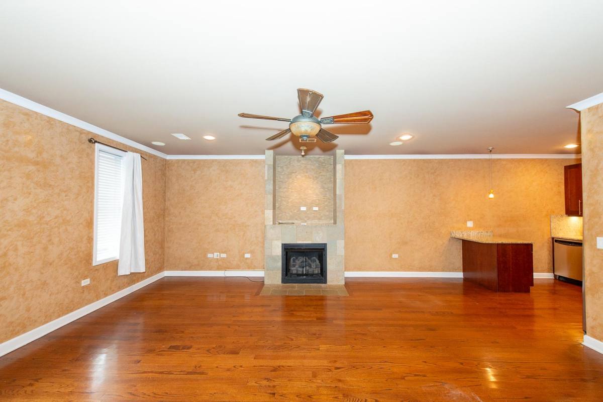 Apartment for rent at 2612 W Diversey Ave #101, Chicago, IL 60647