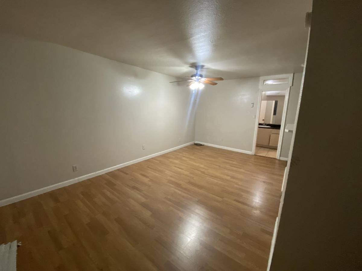 Apartment for rent at 502 W Alabama, Houston, TX 77006
