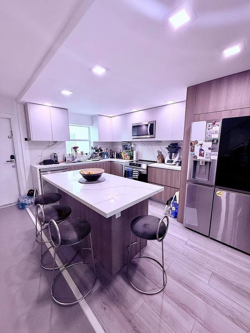 Townhouse for rent at 1999 NE 123rd St, Miami, FL 33181