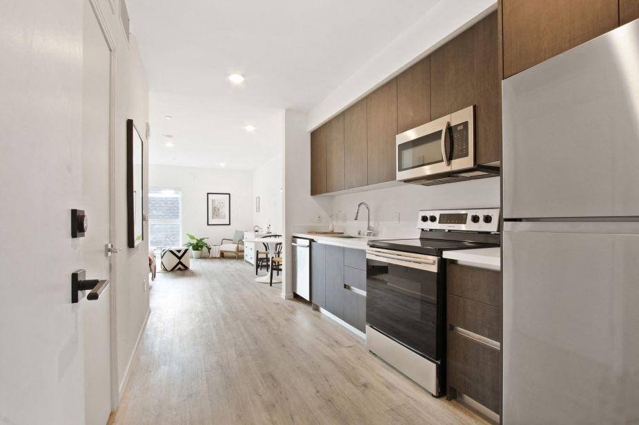 Apartment for rent at 400 S Catalina St #607, Los Angeles, CA 90020