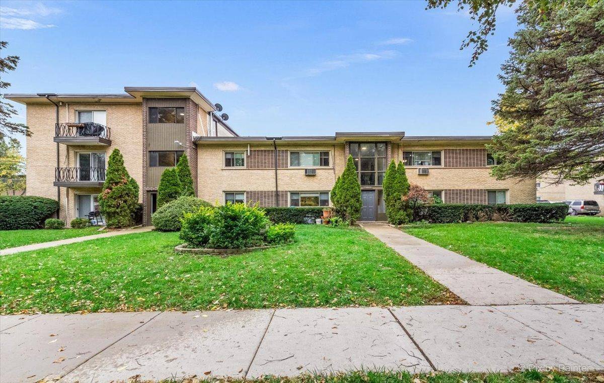 Apartment for rent at 1080 N Wheeling Rd #3A, Mount Prospect, IL 60056