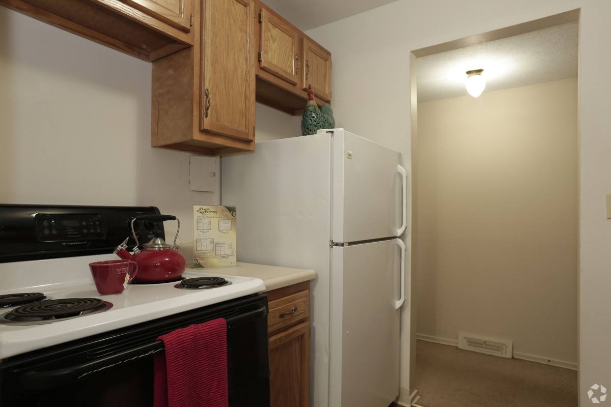 21253 Ellacott Parkway #J11, Cleveland, OH 44128