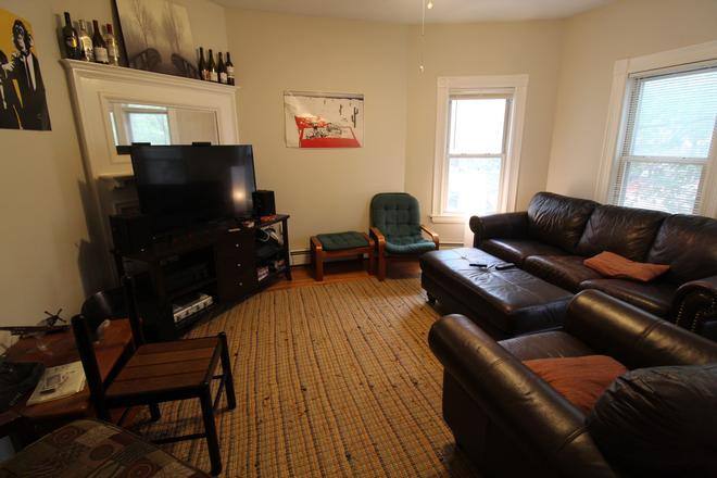 Apartment for rent at 8 Beech St, Cambridge, MA 02140