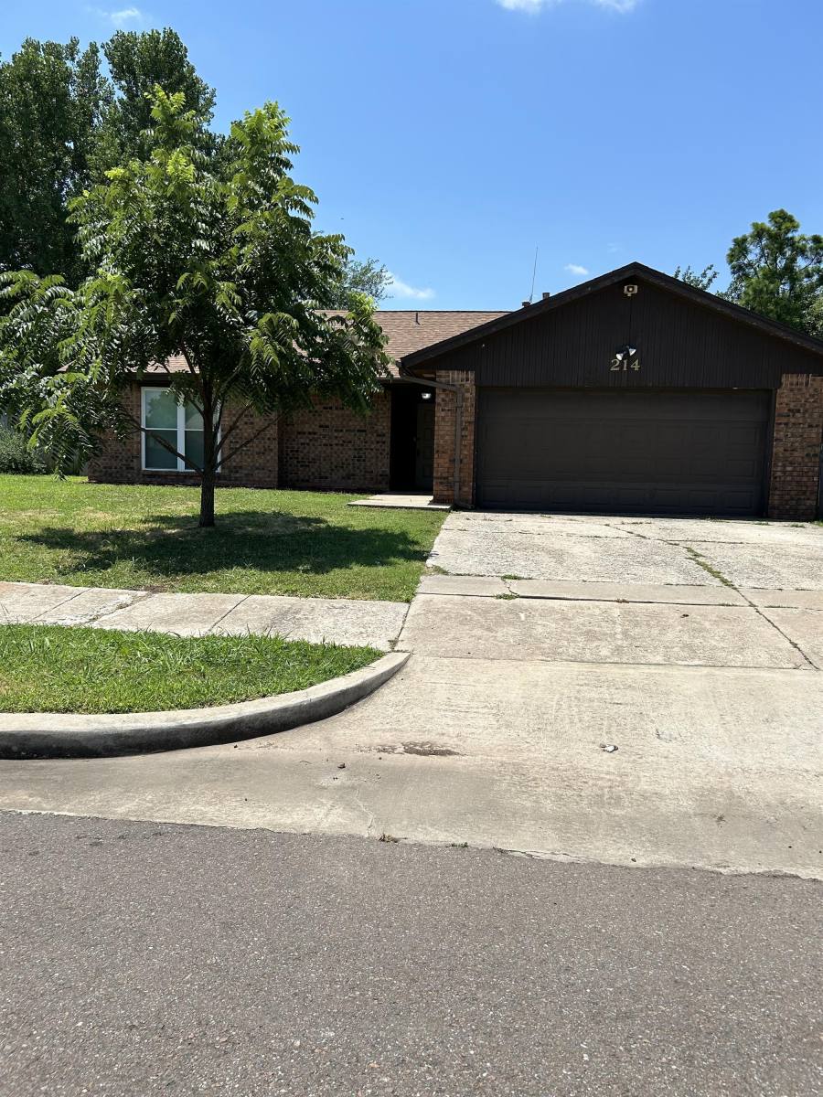 House for rent at Crystal Heights, 214 Falcon Court, Norman, OK 73069