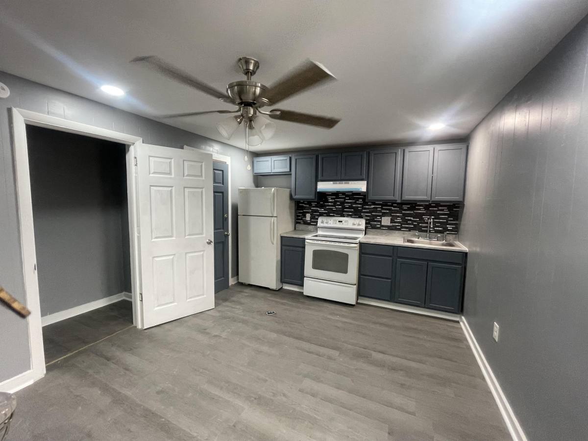 Apartment for rent at 152 S Pine St #4, York, PA 17403