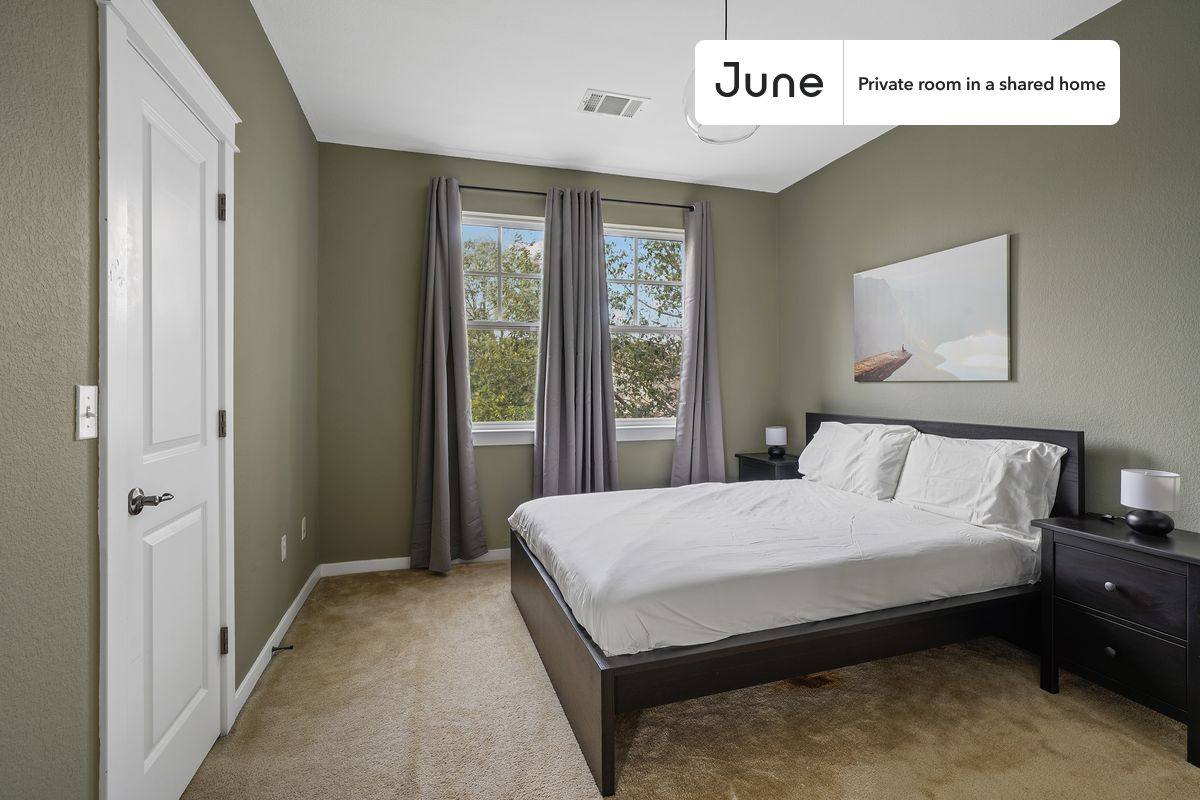 Apartment for rent at 1917 McCloskey St E, Austin, TX 78723