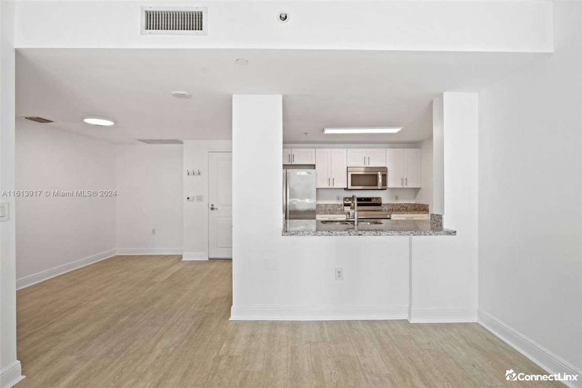 1250 S Miami Ave #1704, Miami, FL 33130