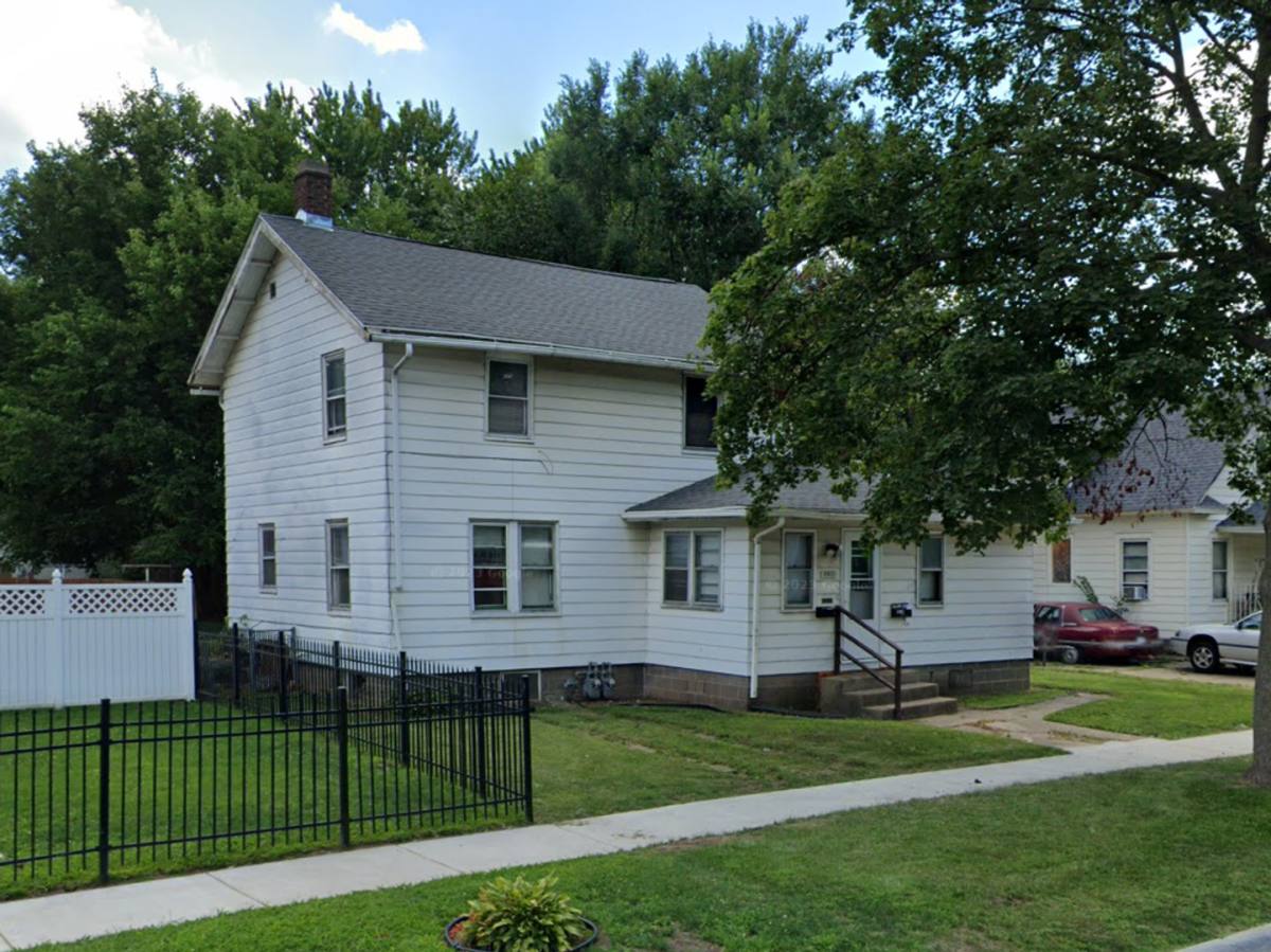 Apartment for rent at 2011 18th Ave, Rockford, IL 61104