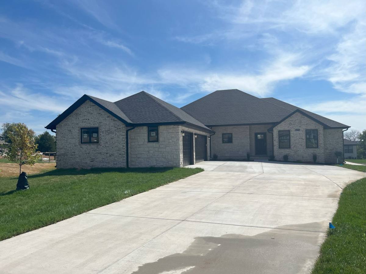 House for rent at 1279 W Sage Court, Springfield, MO 65810