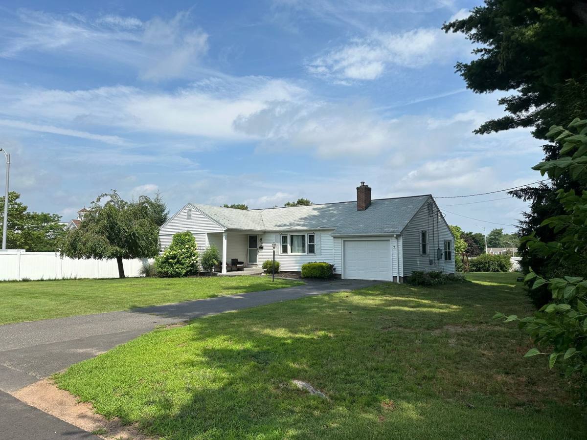 House for rent at 25 Medford St, Glastonbury, CT 06033
