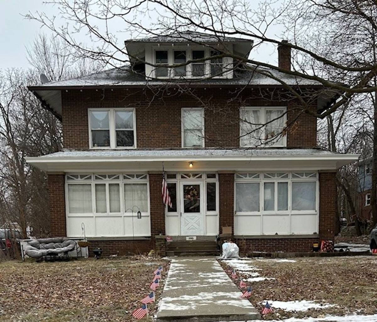 Apartment for rent at 139 S Grand Ave, Waukesha, WI 53186
