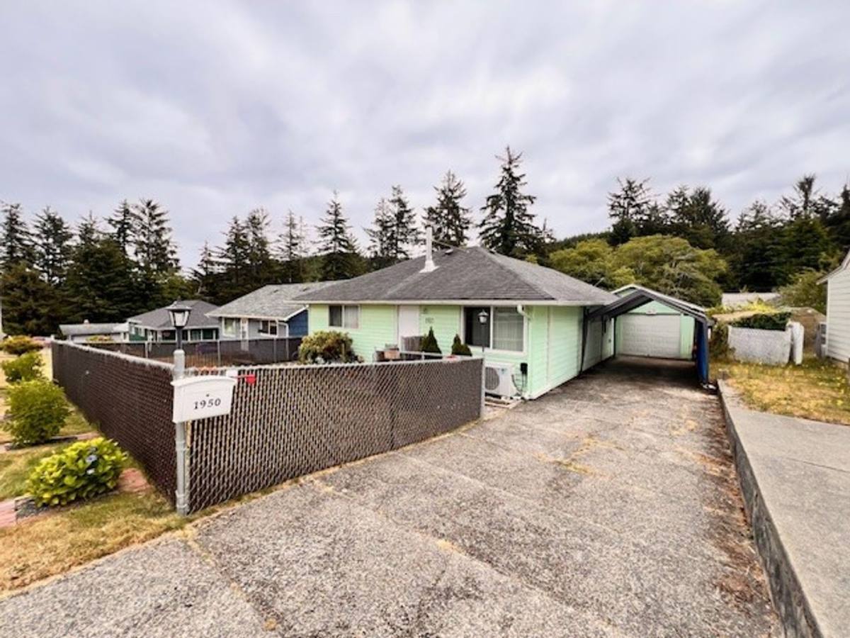 Apartment for rent at 1950 Birch, Reedsport, OR 97467