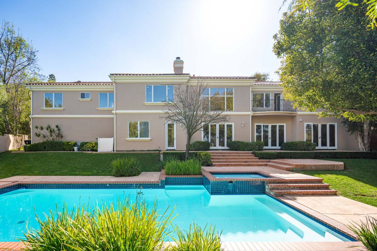 House for rent at 11221 Briarcliff Lane, Studio City, CA 91604