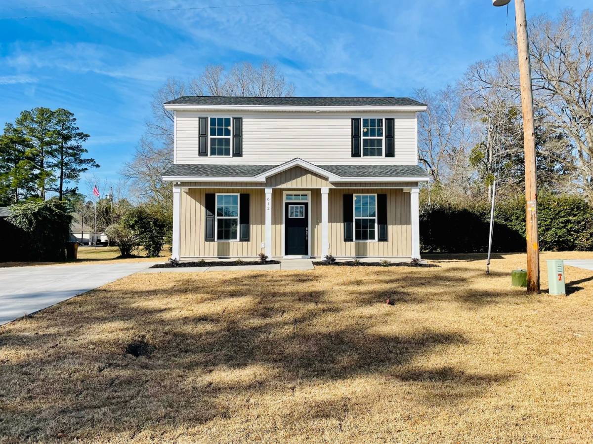 House for rent at 613 12th Ave, Aynor, SC 29511