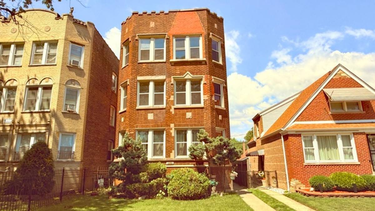 Apartment for rent at 10212 S Indianapolis Ave, Chicago, IL 60649