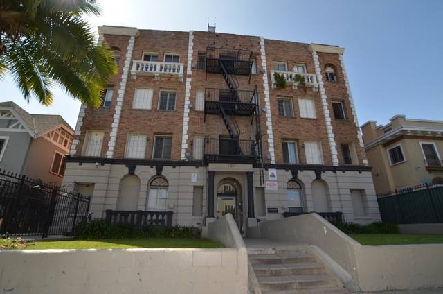 Apartment for rent at 157 S Catalina St, Los Angeles, CA 90004