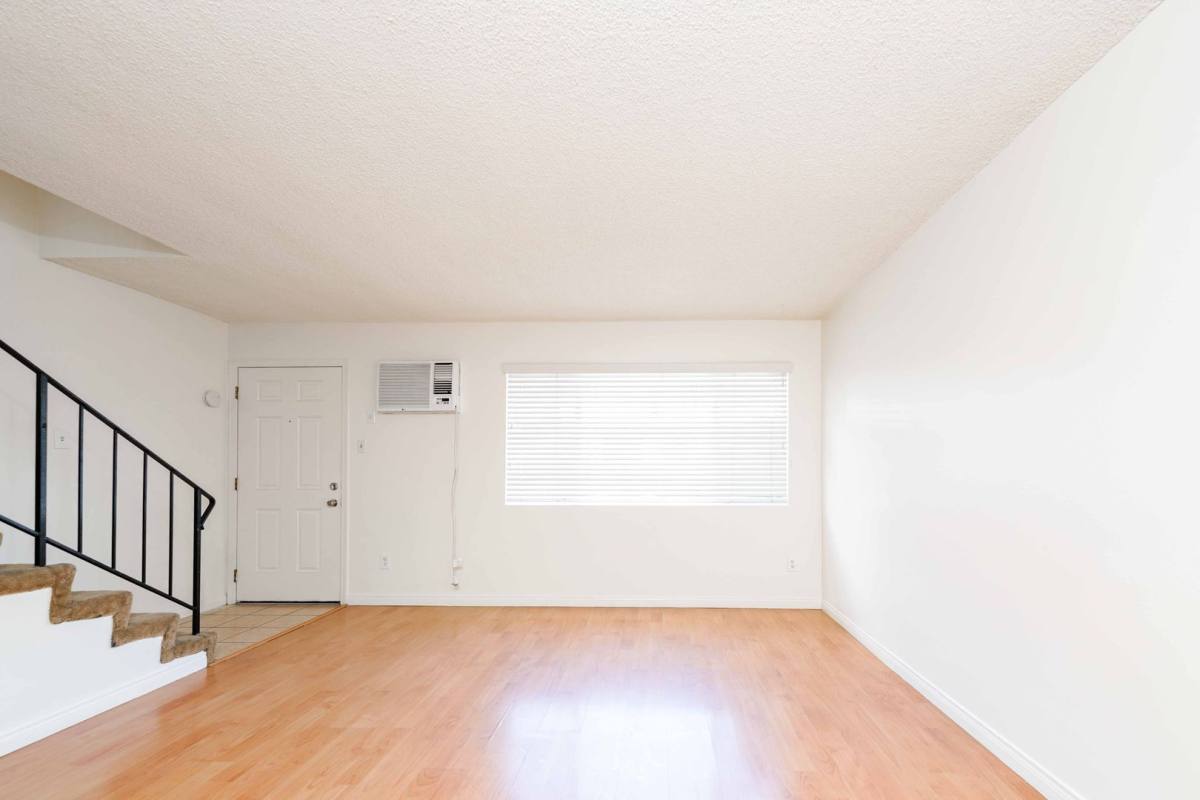 Apartment for rent at 1325 S Alta Vista Ave, Monrovia, CA 91016