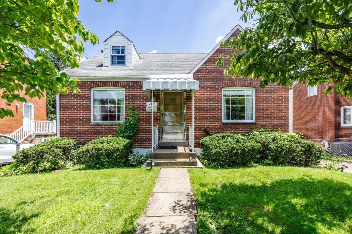 House for rent at 987 Illinois Ave, Pittsburgh, PA 15221
