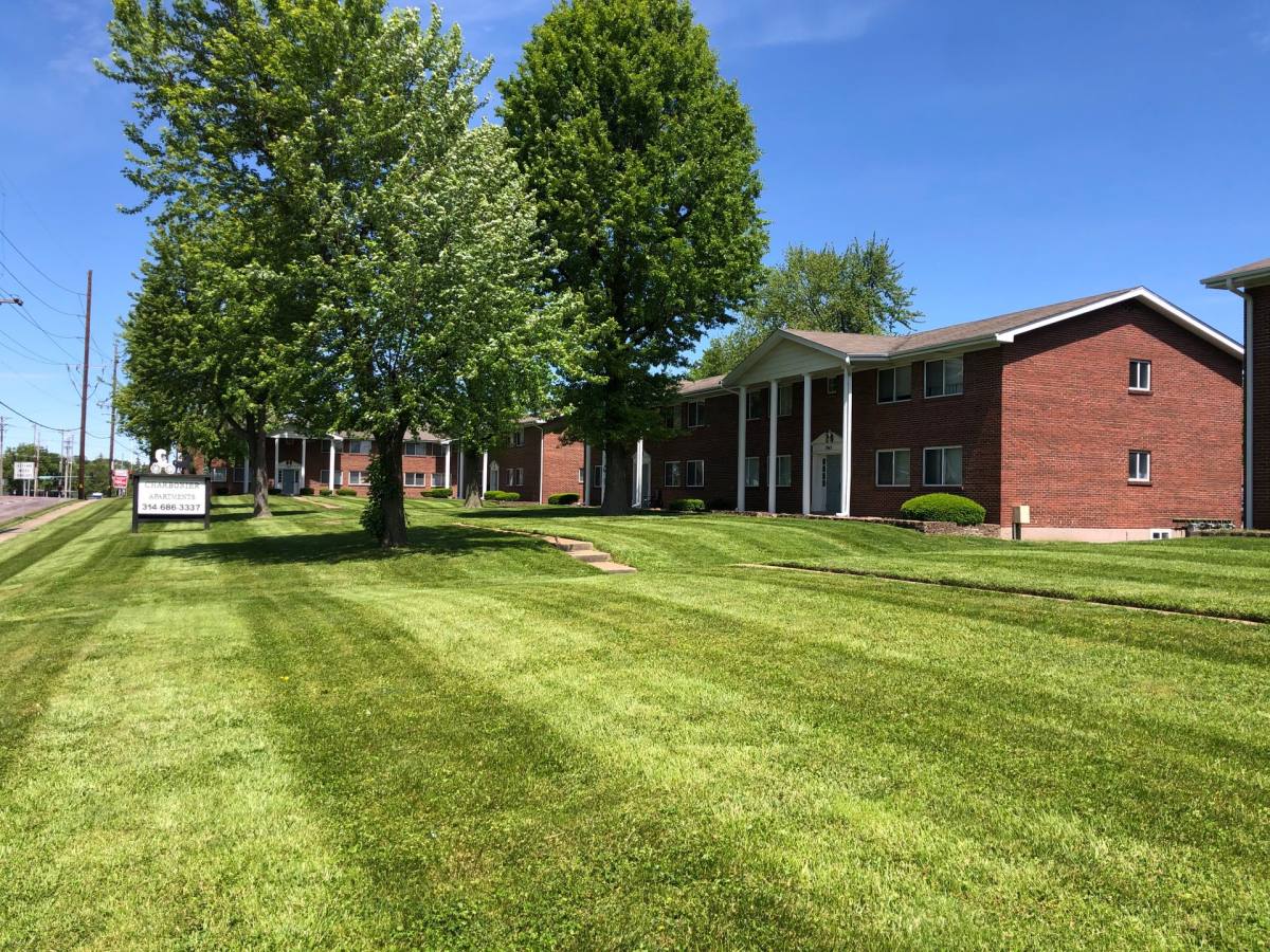 Apartment for rent at 1975 Charbonier Rd, Florissant, MO 63031