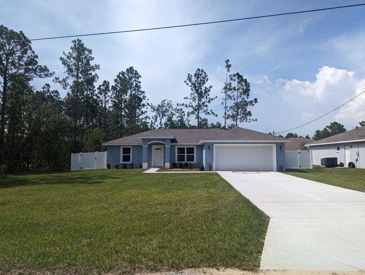 House for rent at 1427 W Cary Dr, Dunnellon, FL 34434