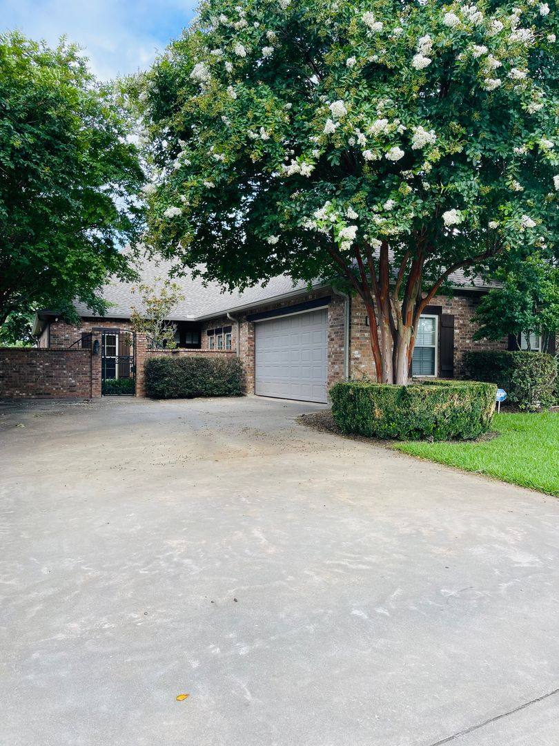 House for rent at 6108 W Azalea Dr, Lake Charles, LA 70601
