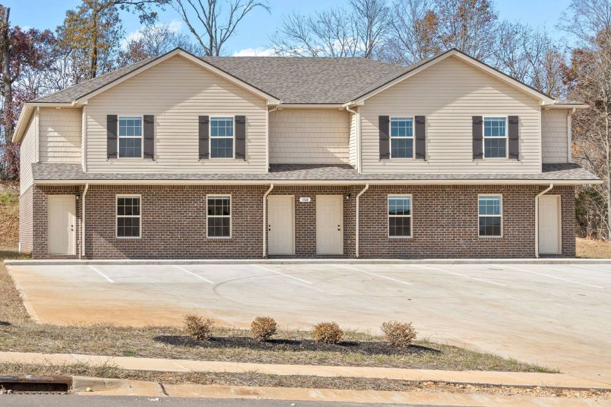 Apartment for rent at 487 Palmer Dr, Clarksville, TN 37040