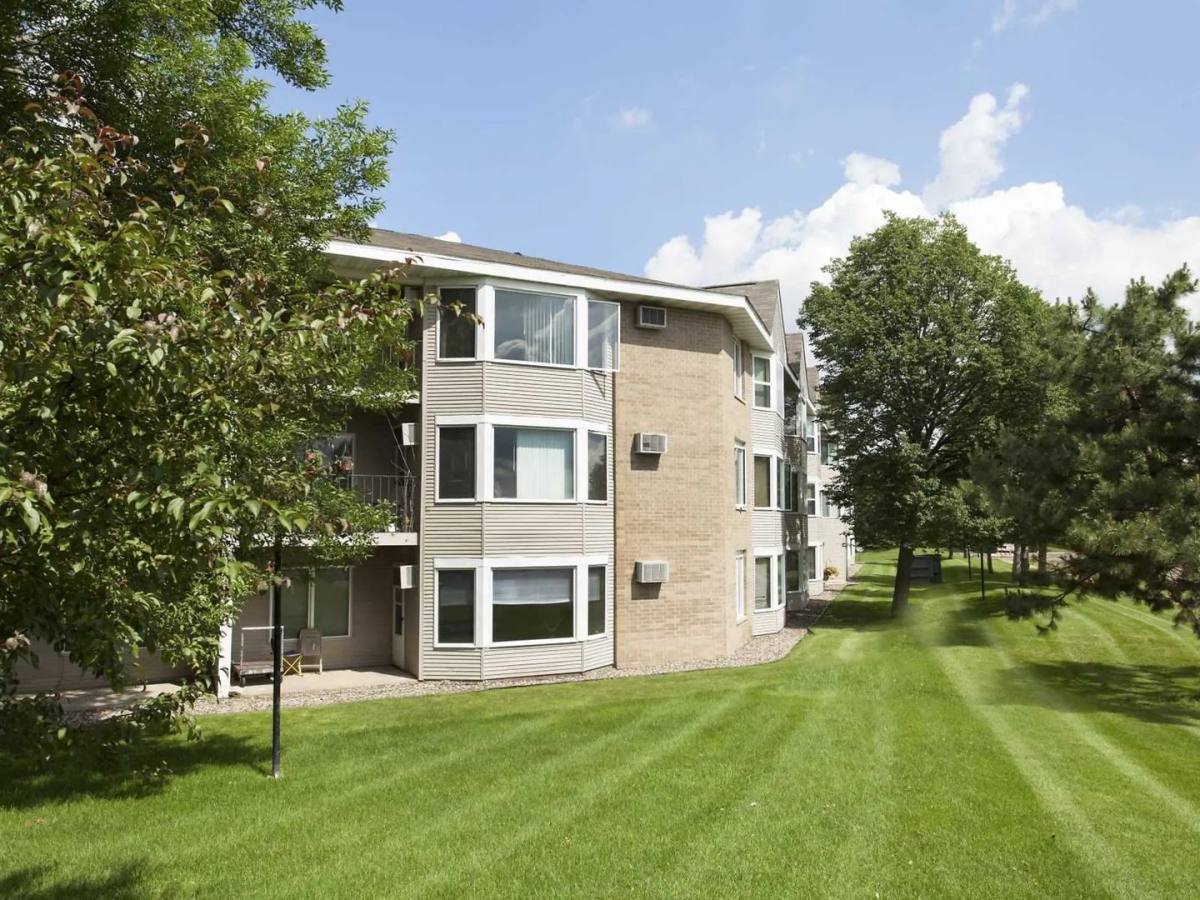 Apartment for rent at 7750 Whitney Dr, Saint Paul, MN 55124