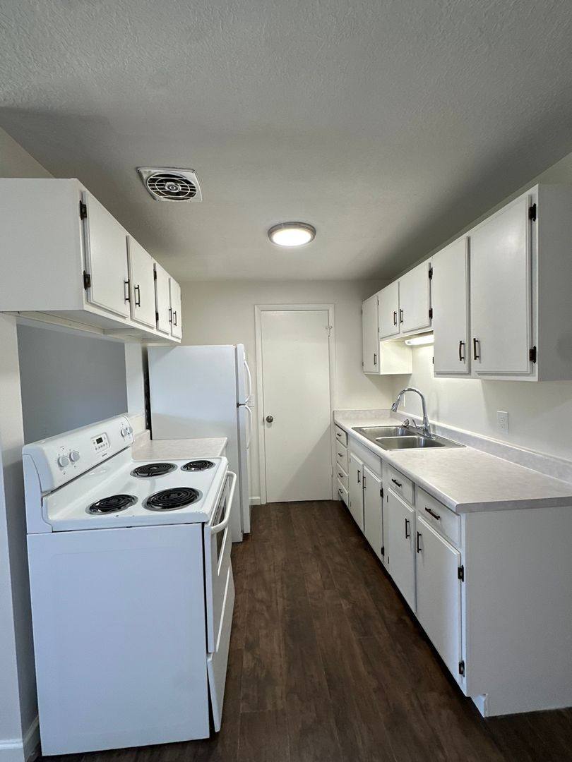 Apartment for rent at 745 E Lazon Ave, Sandy, UT 84094