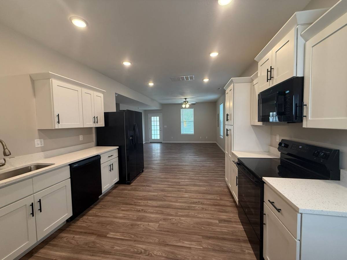 Apartment for rent at 327 S Florence Ave, Springfield, MO 65806