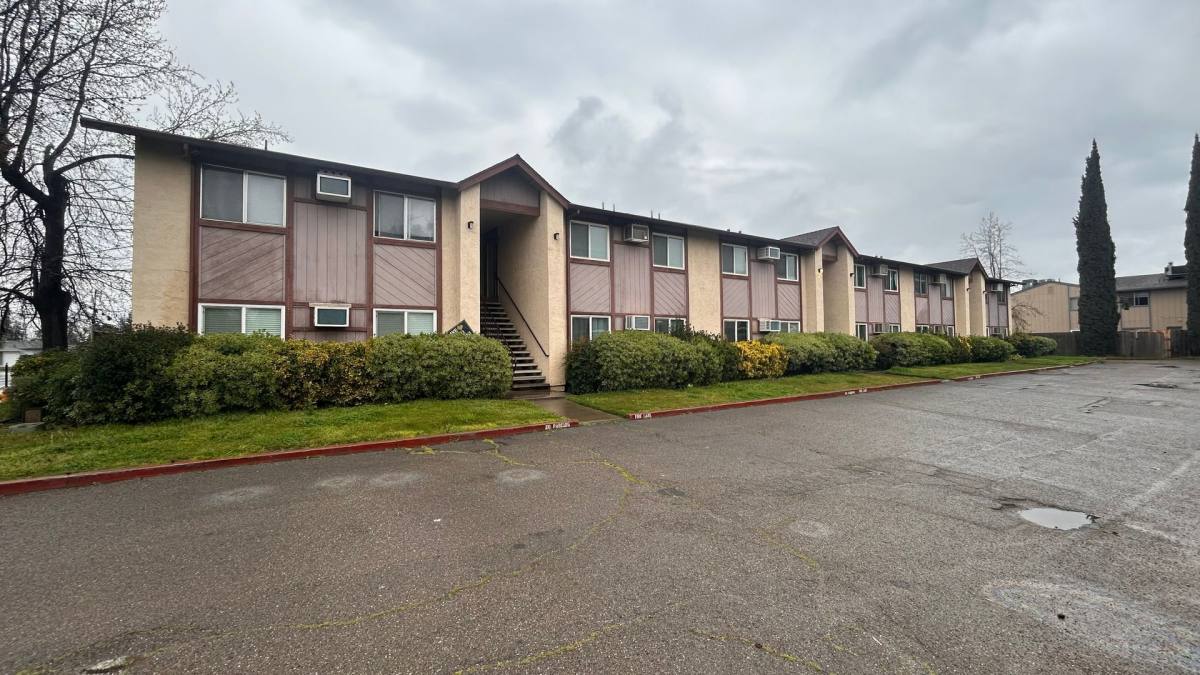 Apartment for rent at 366 E Edison St, Manteca, CA 95336