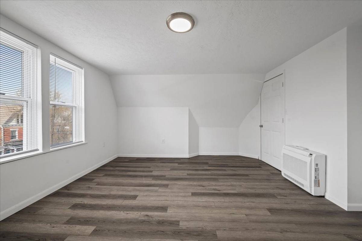 Apartment for rent at 612 N Saint Clair St, Pittsburgh, PA 15206