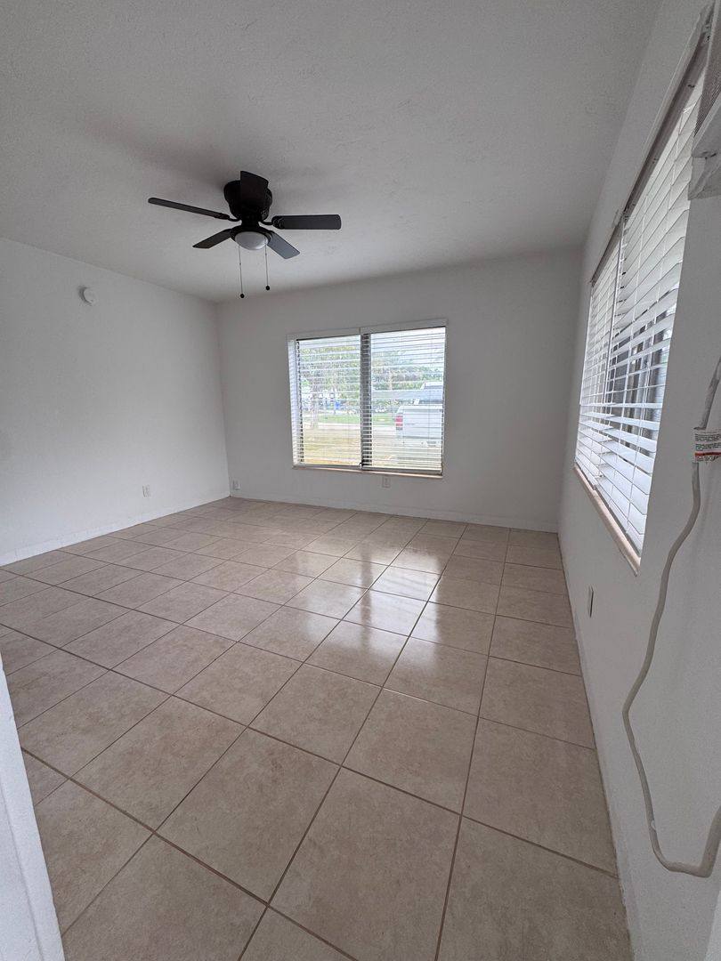Apartment for rent at 3871 SW 12 Place, Fort Lauderdale, FL 33312