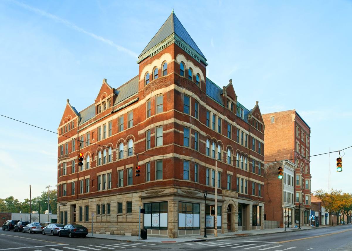 Apartment for rent at 961-975 E McMillan St, Cincinnati, OH 45206