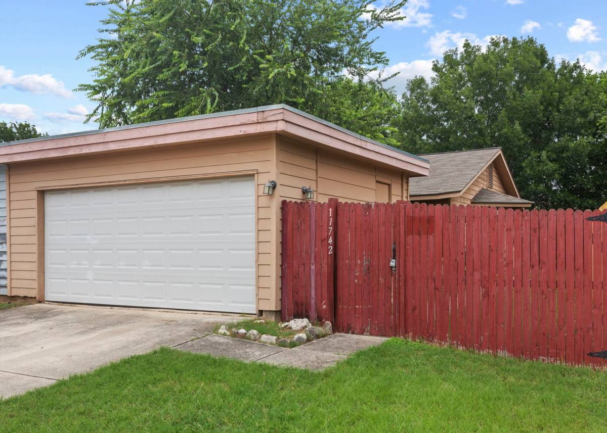 House for rent at 11742 Spring Club, San Antonio, TX 78249