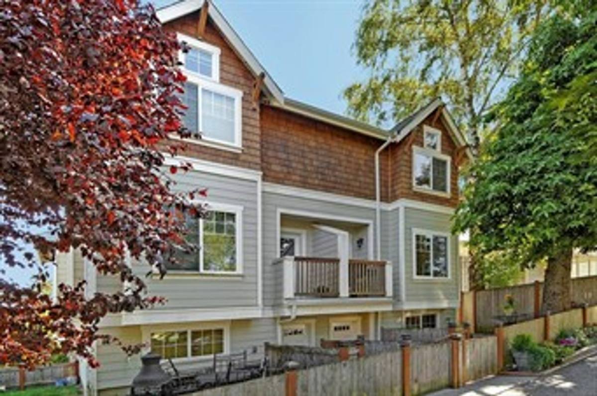 Townhouse for rent at 9557 Interlake Ave N, Seattle, WA 98103