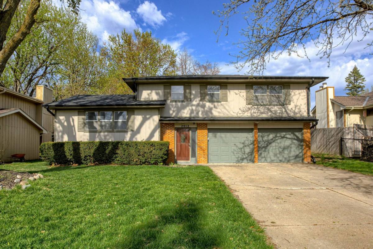 House for rent at 2012 S 160th St, Omaha, NE 68130