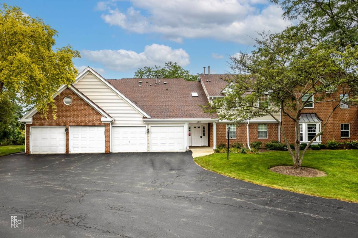 House for rent at 2814 Meadow Lane #B, Schaumburg, IL 60193