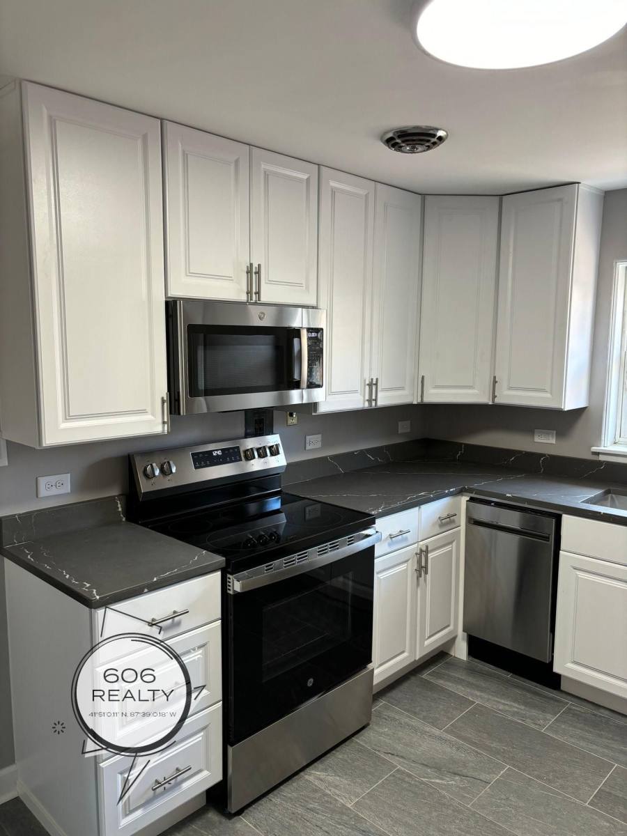 Apartment for rent at 3110 Calwagner St, Franklin Park, IL 60131