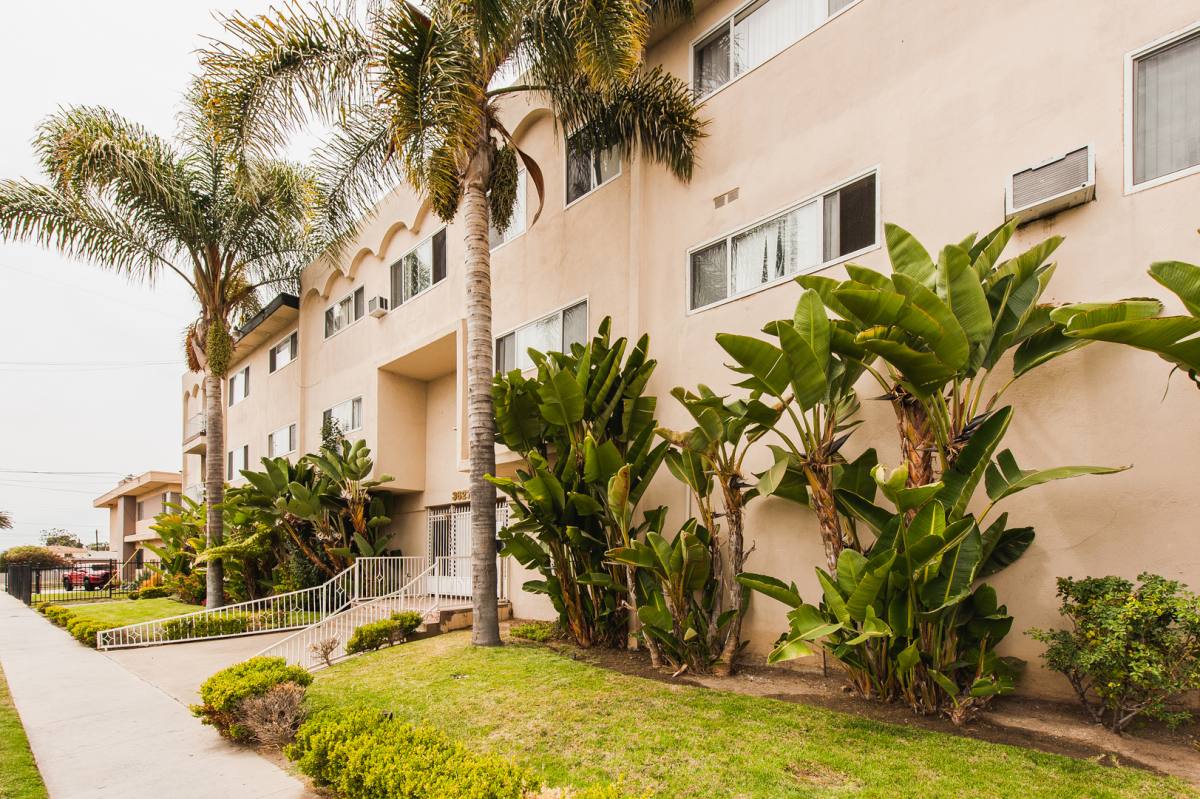 Apartment for rent at 3627 W 104th St, Inglewood, CA 90303