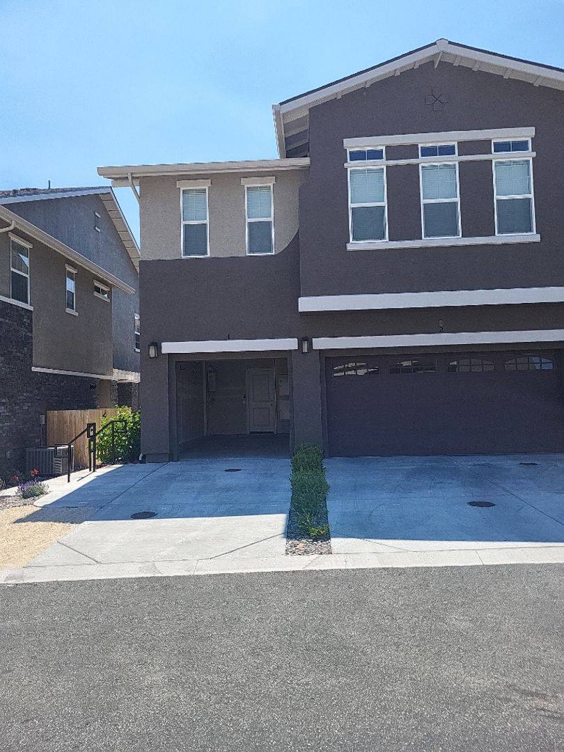 Townhouse for rent at 2016 Cradle Mountain Dr, Reno, NV 89523