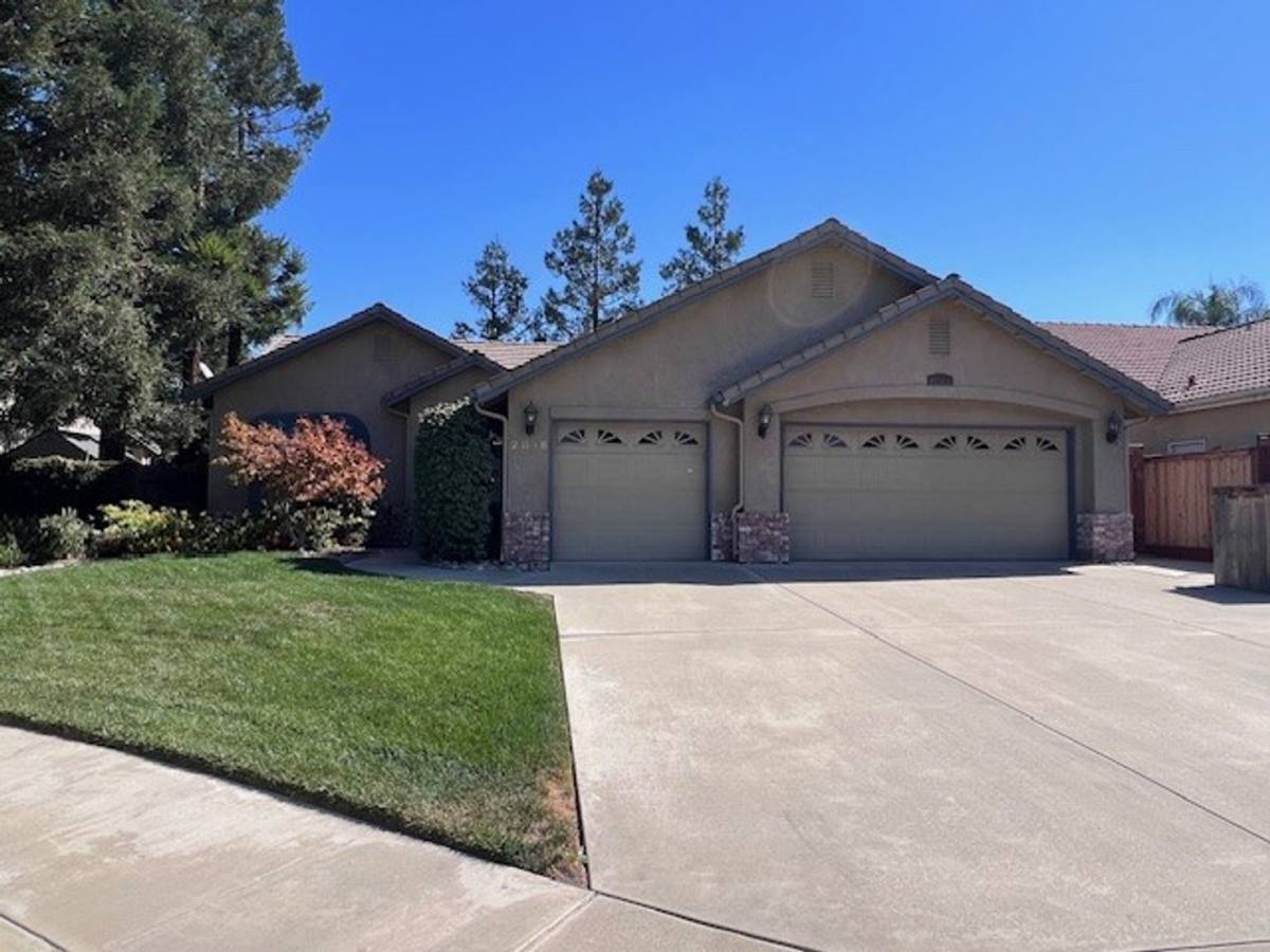 House for rent at 2818 S Atwood Court, Visalia, CA 93277