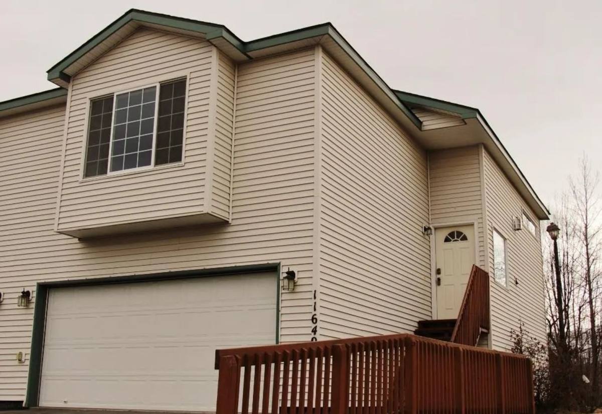 Townhouse for rent at 11649 Birch Knoll Loop, Anchorage, AK 99515