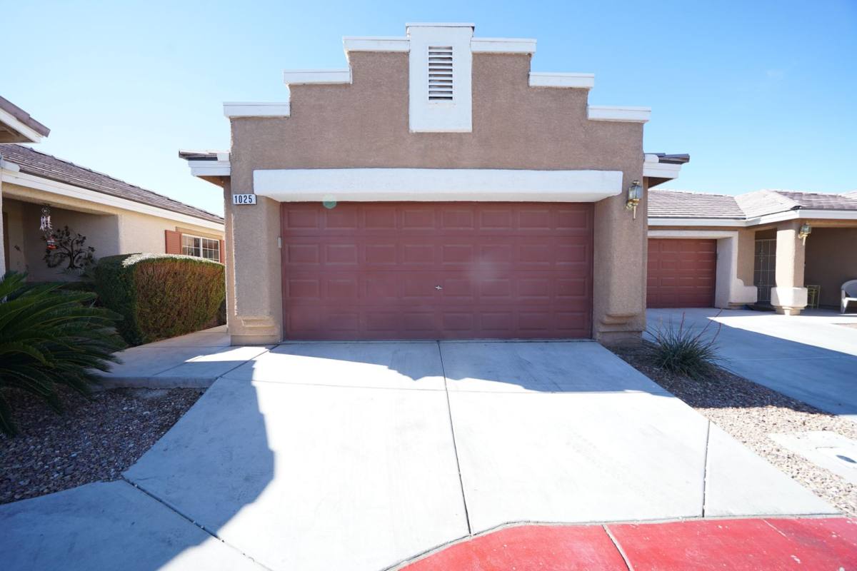 Townhouse for rent at 1025 Chestnut Bay Ave, North Las Vegas, NV 89031